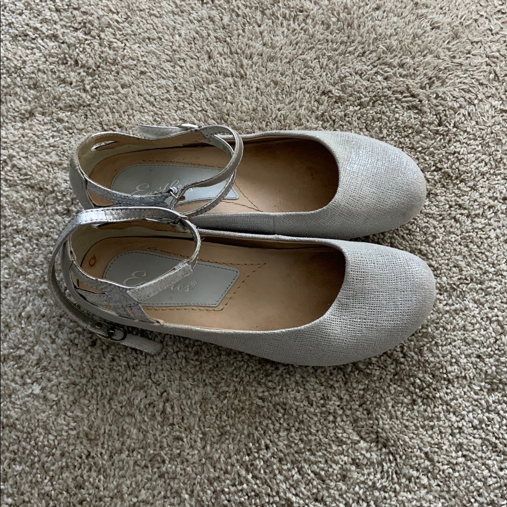 Earthies shoes 9B all leather